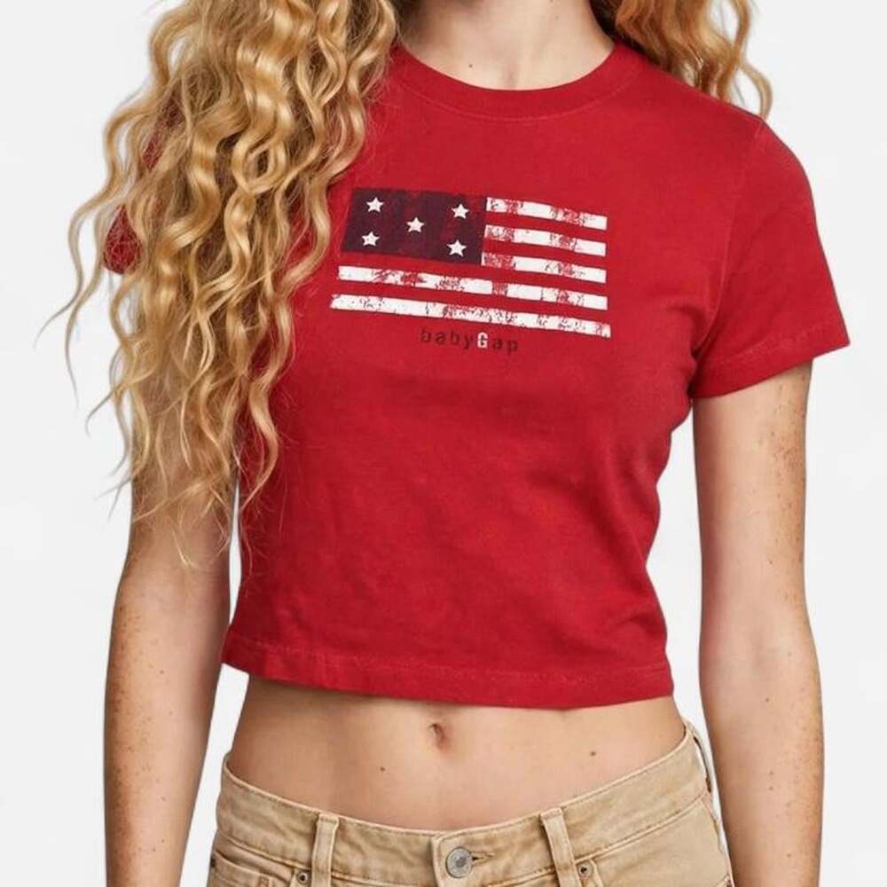 Gap Women's Red T-shirt
